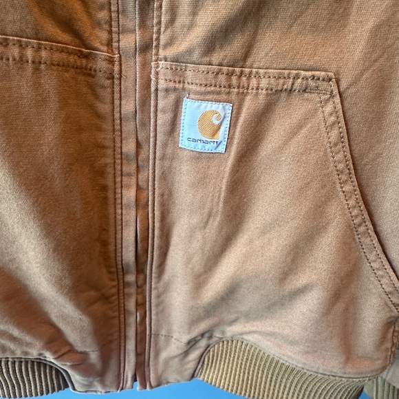 Carhartt women’s bomber jacket - relaxed fit- ruffed flex Small - Picture 3 of 7